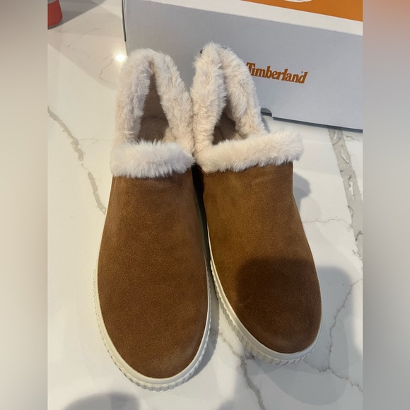 NIB Timberland Skyla Bay Tan Suede Fur-Lined Slip-Ons - Picture 2 of 7